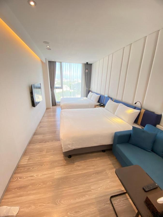 Explore Hotel Taichung Exterior foto